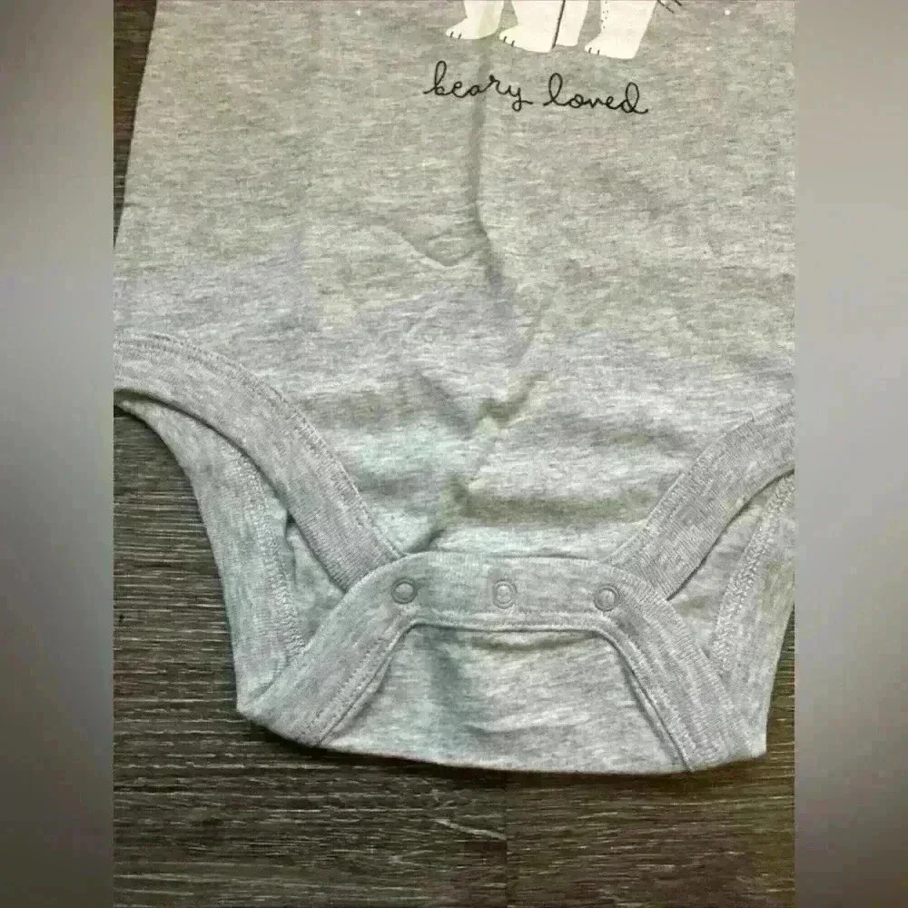 Baby Gap Body  Suit with Bear Size 18-24m boy and girls
